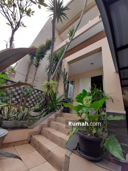 Detail Gambar Tangga Rumah Mewah Yang Indah Dan Cantik Nomer 35