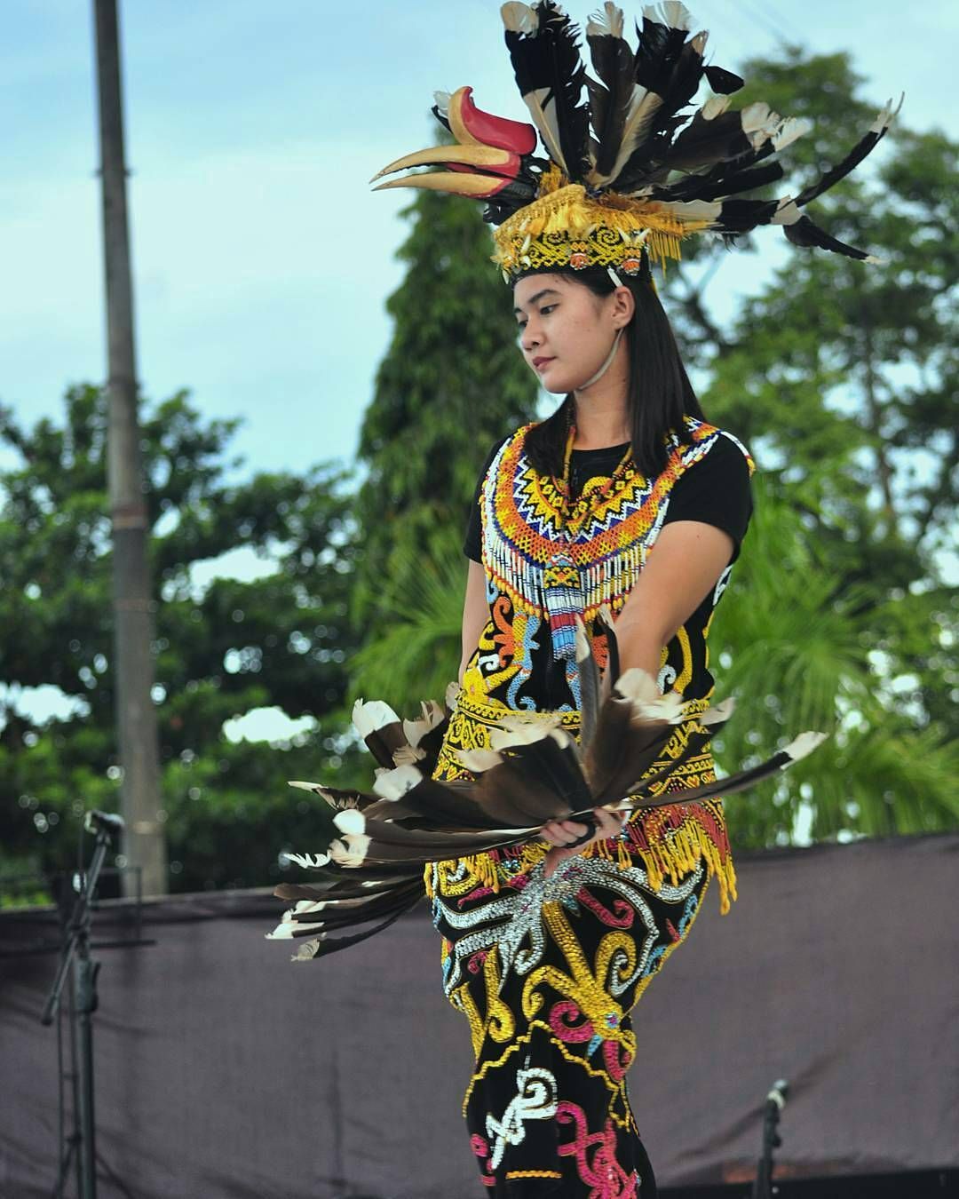 Detail Gambar Tari Dayak Nomer 15