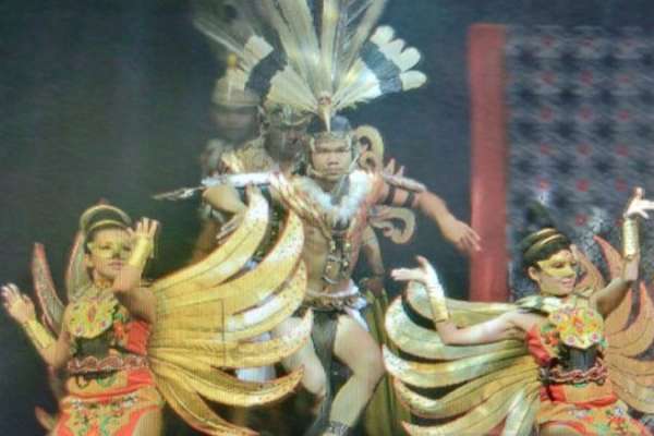 Detail Gambar Tari Dayak Nomer 21