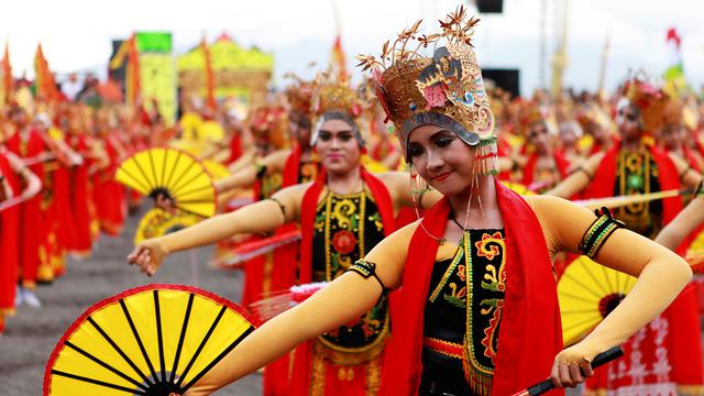 Detail Gambar Tari Gandrung Banyuwangi Nomer 3