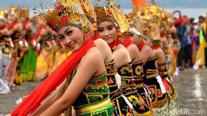 Detail Gambar Tari Gandrung Banyuwangi Nomer 49