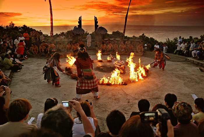 Detail Gambar Tari Kecak Dari Bali Nomer 20