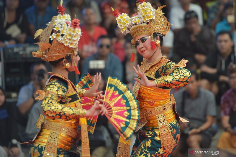 Detail Gambar Tari Legong Dari Bali Nomer 13