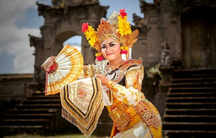 Detail Gambar Tari Legong Dari Bali Nomer 17