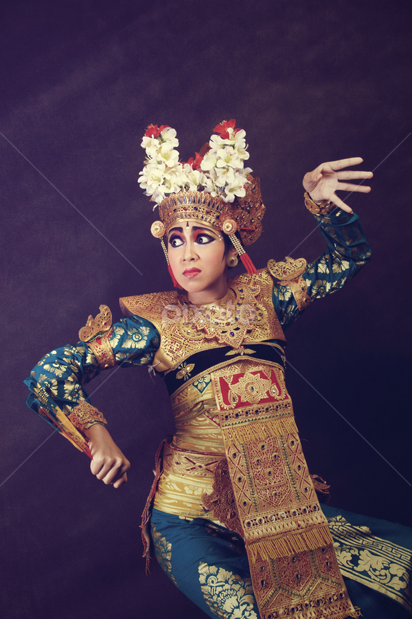 Detail Gambar Tari Legong Dari Bali Nomer 30