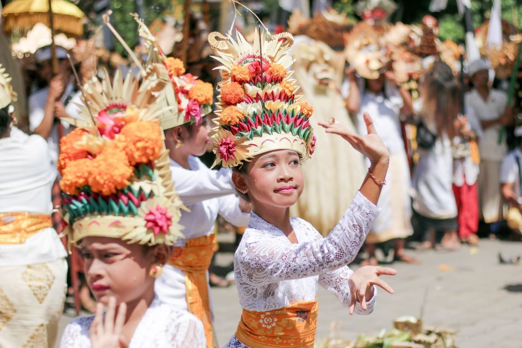 Detail Gambar Tari Merak Gambar Tari Gending Sriwijaya Nomer 56