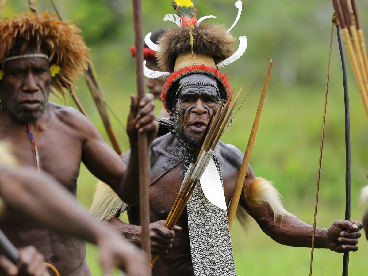 Download Gambar Tari Perang Papua Nomer 52