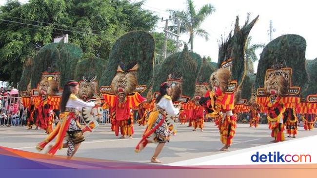 Detail Gambar Tari Reog Ponogoro Nomer 37