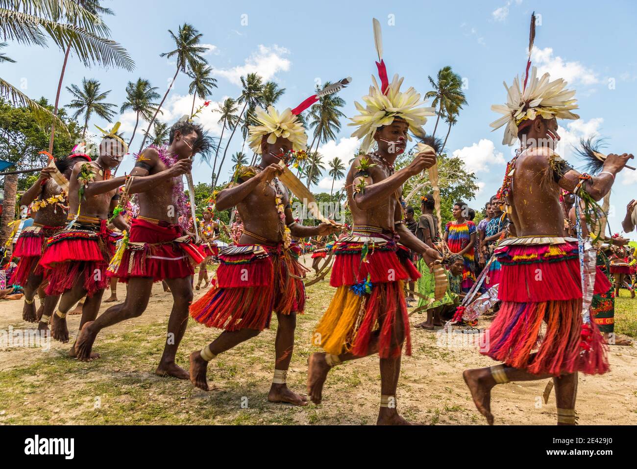 Detail Gambar Tari Selamat Datang Papua Nomer 34