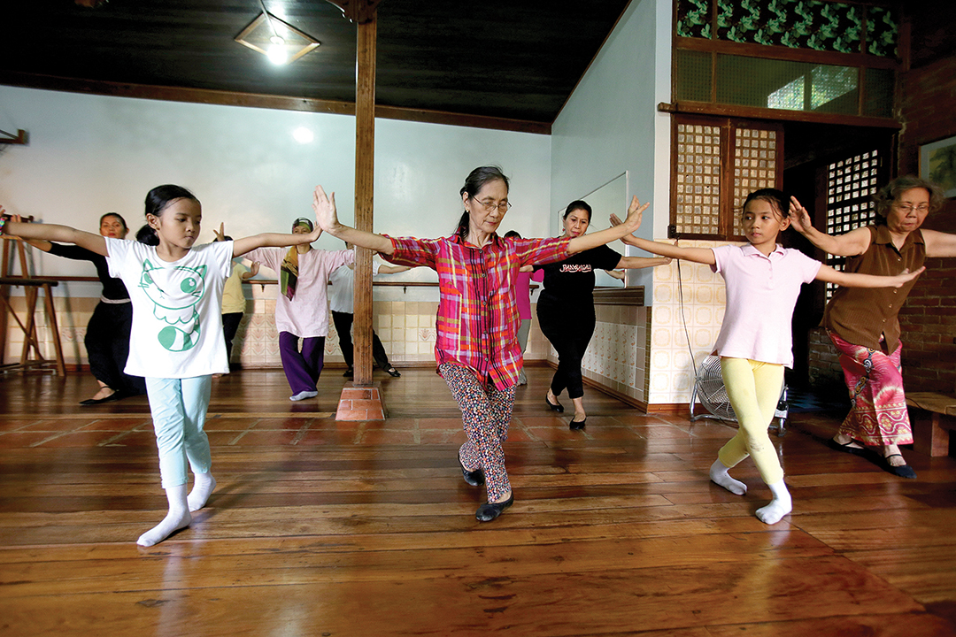 Detail Gambar Tari Tari Daerah Tradisional Filipina Nomer 47