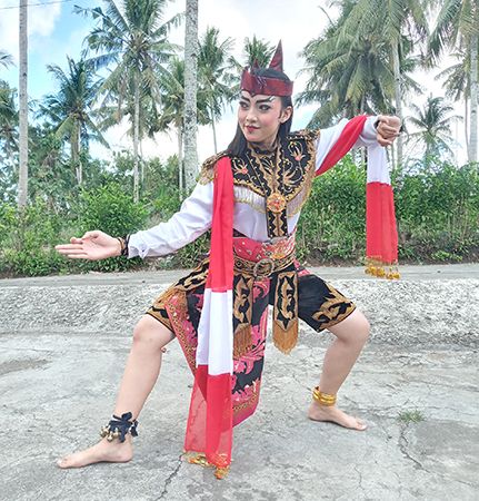 Detail Gambar Tari Tradisional Jawa Timur Nomer 25