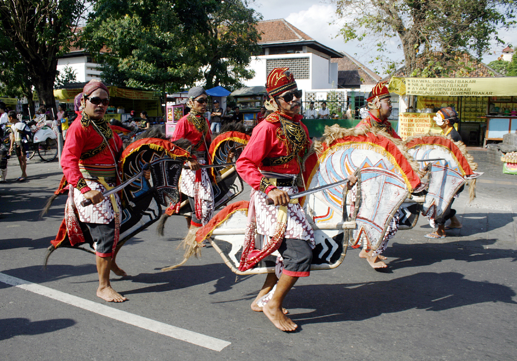 Gambar Tari Tradisional Kuda Lumping - KibrisPDR