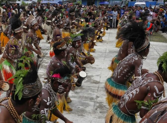 Detail Gambar Tari Yospan Dari Papua Nomer 40