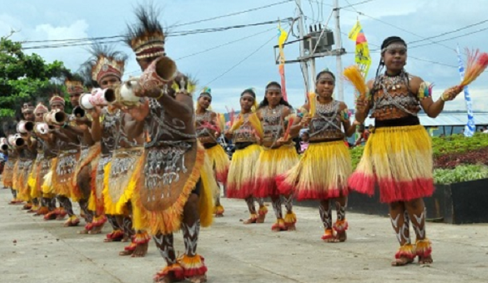 Detail Gambar Tari Yospan Dari Papua Nomer 6