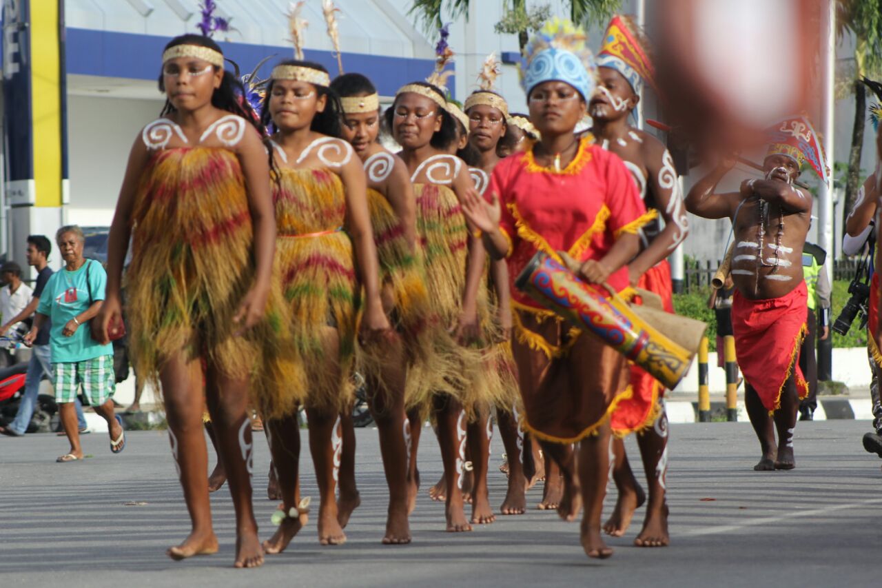 Detail Gambar Tari Yospan Dari Papua Nomer 52