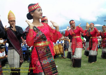 Detail Gambar Tarian Adat Khas Daerah Sumatra Utara Tari Tor Tor Nomer 11