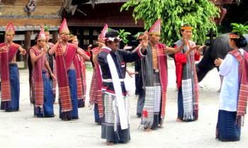 Detail Gambar Tarian Adat Khas Daerah Sumatra Utara Tari Tor Tor Nomer 19