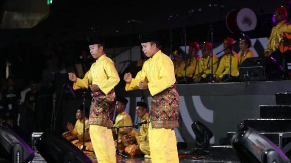 Detail Gambar Tarian Daerah Riau Nomer 36