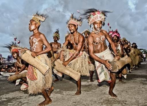 Detail Gambar Tarian Dari Papua Nomer 5