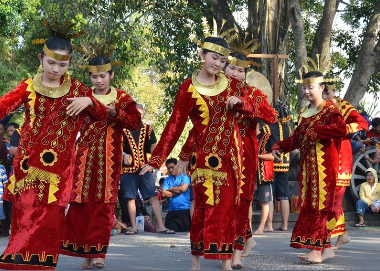 Detail Gambar Tarian Dari Sumatera Utara Nomer 27