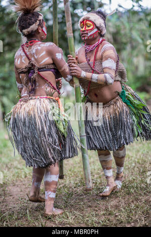 Detail Gambar Tarian Papua Nomer 45