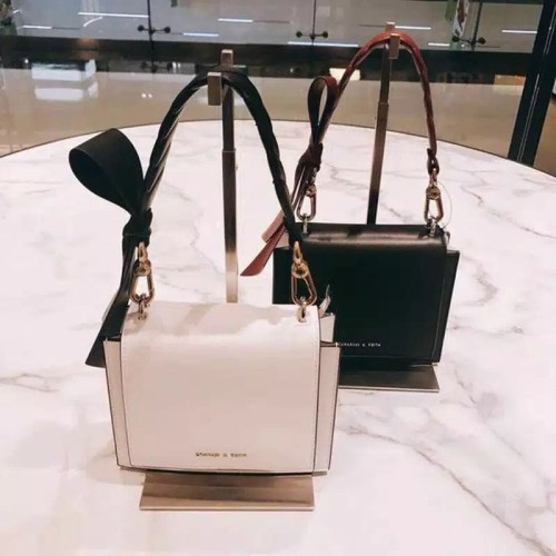 Detail Gambar Tas Charles And Keith Nomer 22