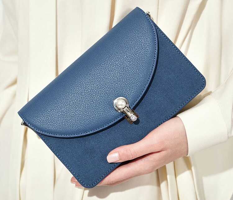 Detail Gambar Tas Charles And Keith Nomer 23