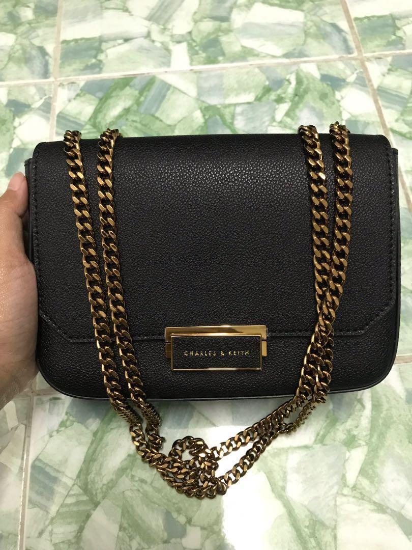 Detail Gambar Tas Charles And Keith Nomer 26