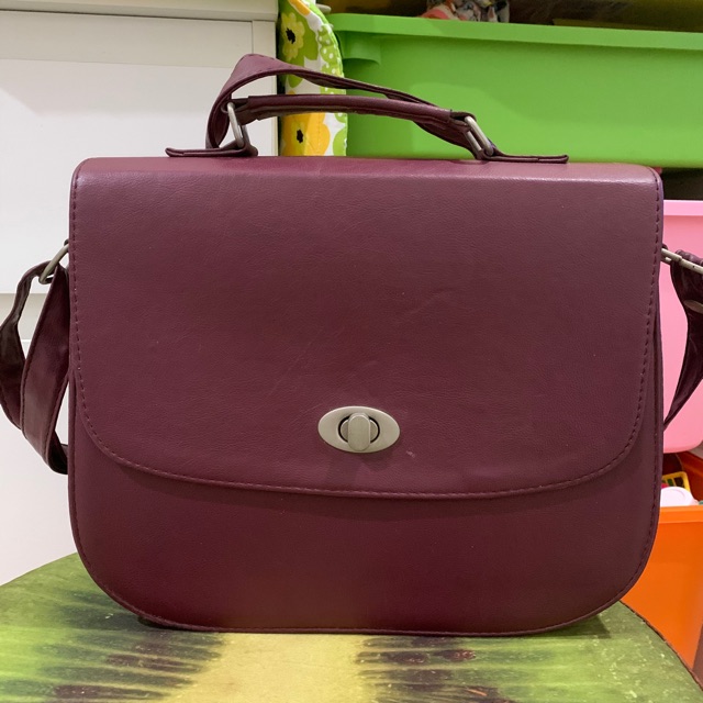 Detail Gambar Tas Maroon Nomer 30