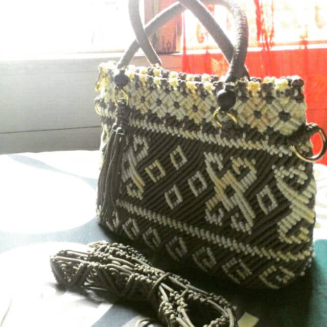 Detail Gambar Tas Tali Kur Motif Dayak Nomer 23