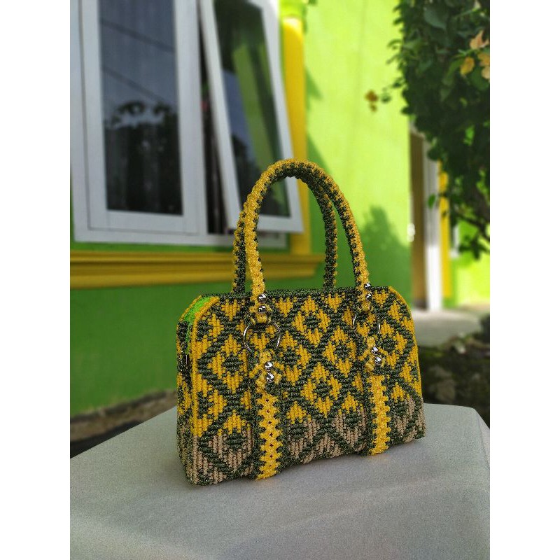 Detail Gambar Tas Tali Kur Motif Dayak Nomer 58