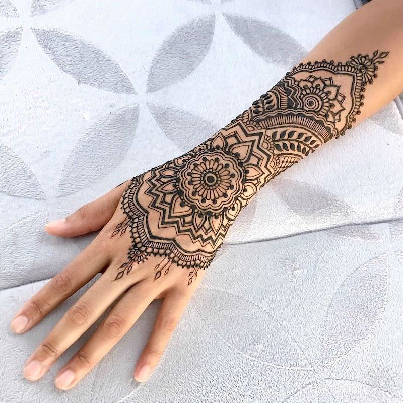 Detail Gambar Tato Henna Nomer 4