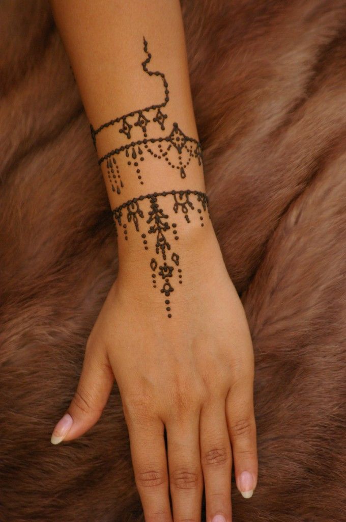 Detail Gambar Tato Henna Tangan Nomer 14