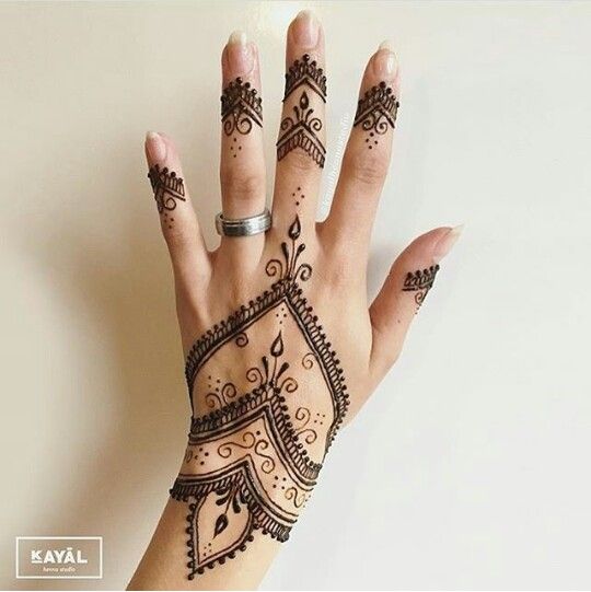 Detail Gambar Tato Henna Tangan Nomer 20