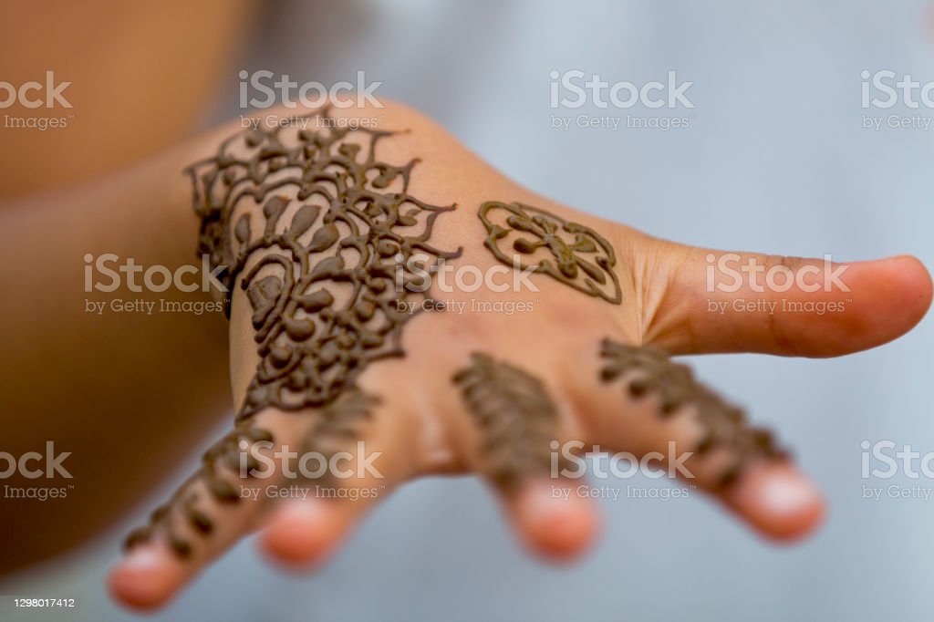 Detail Gambar Tato Henna Tangan Nomer 51