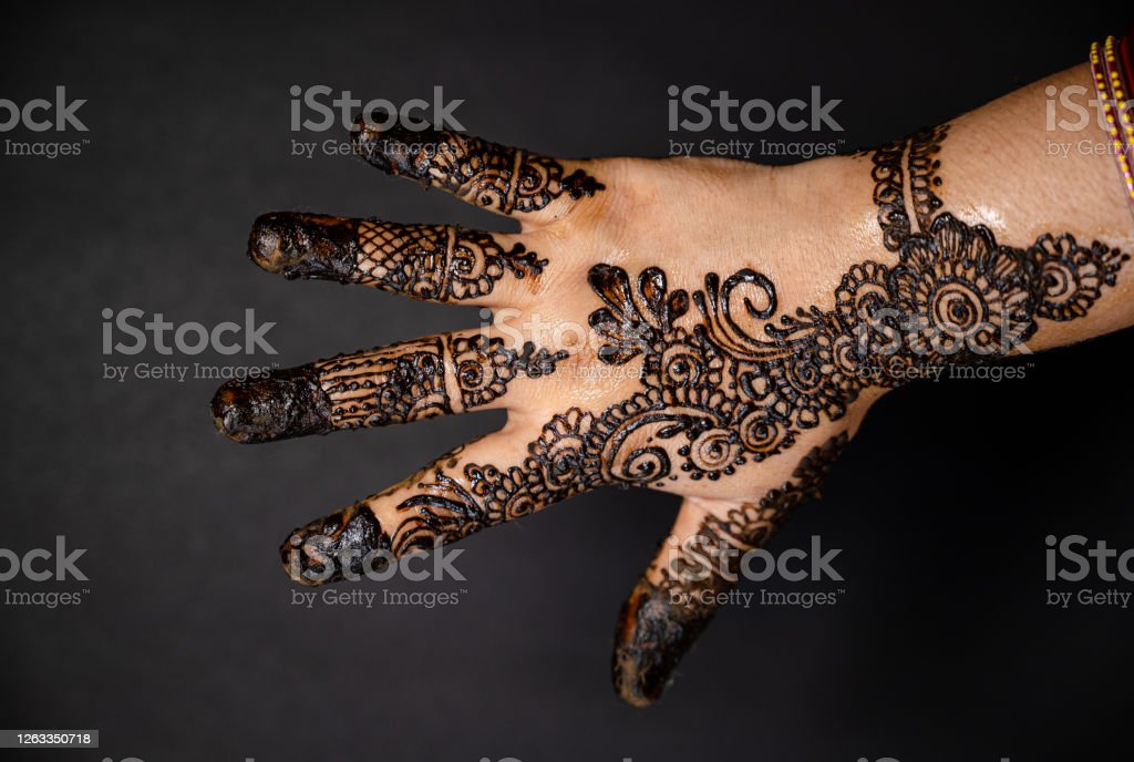 Detail Gambar Tato Henna Tangan Nomer 56