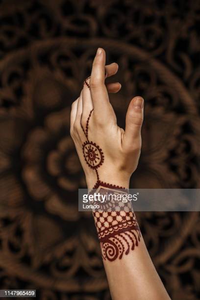Detail Gambar Tatto Henna Nomer 42