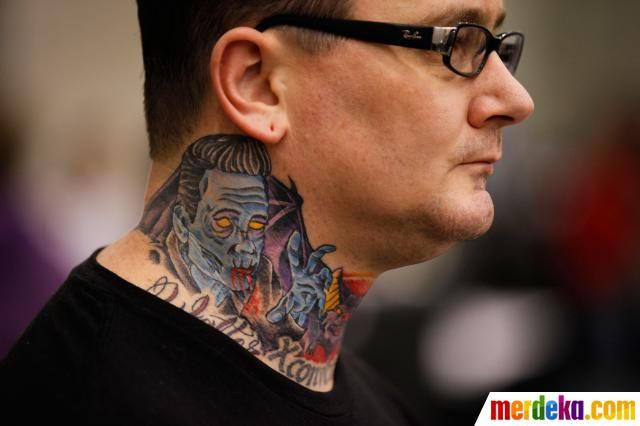 Detail Gambar Tattoos Di Leher Nomer 41