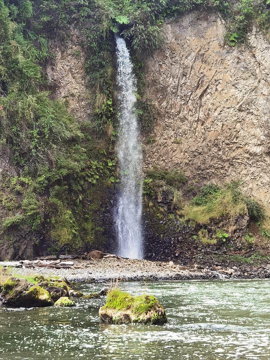 Detail Gambar Tebing Air Terjun Nomer 43