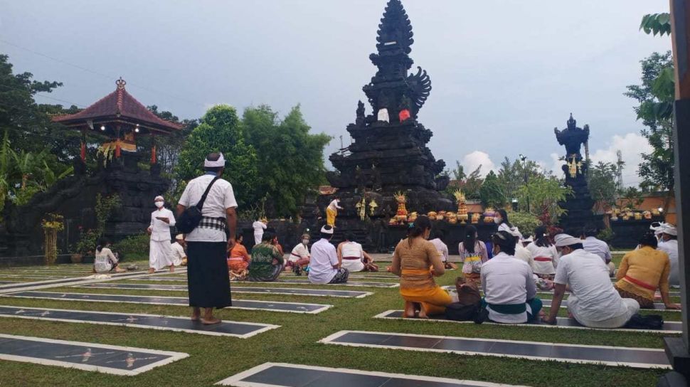 Detail Gambar Tempat Ibadah Agama Budha Nomer 16