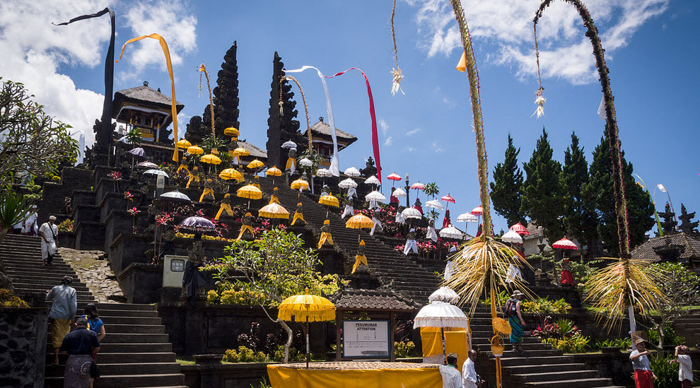 Detail Gambar Tempat Ibadah Agama Hindu Nomer 41