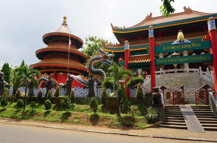 Detail Gambar Tempat Ibadah Yang Ada Di Tmii Nomer 18