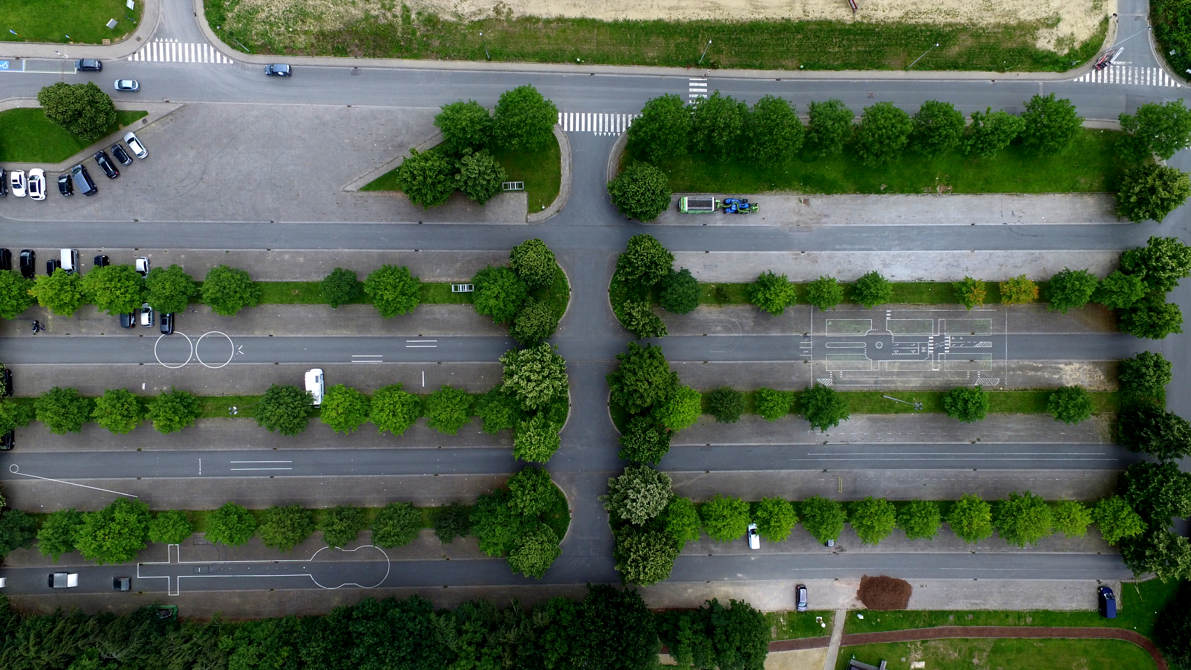 Detail Gambar Tempat Parkir Tamppak Atas Nomer 3