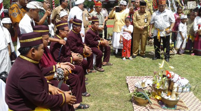 Detail Gambar Tempat Suci Hindu Etnis Dayak Nomer 18