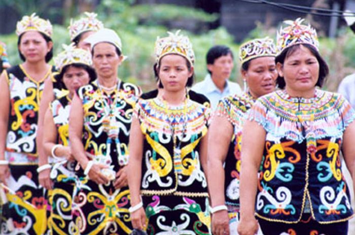 Detail Gambar Tempat Suci Hindu Etnis Dayak Nomer 47