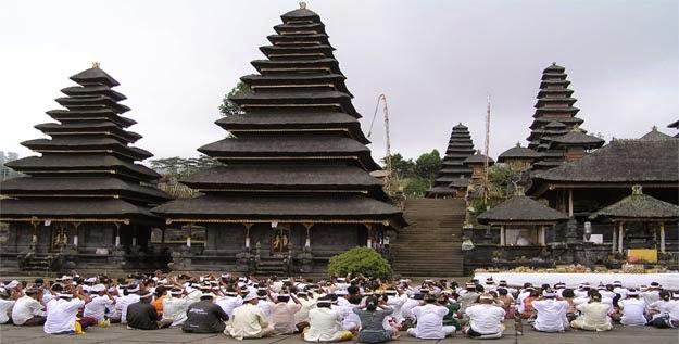 Detail Gambar Tempat Suci Hindu Etnis Dayak Nomer 8