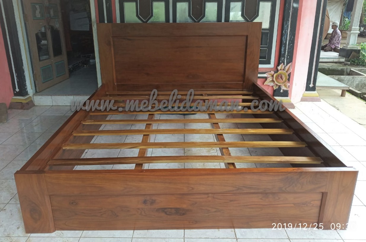 Detail Gambar Tempat Tidur Kayu Jati Minimalis Nomer 26