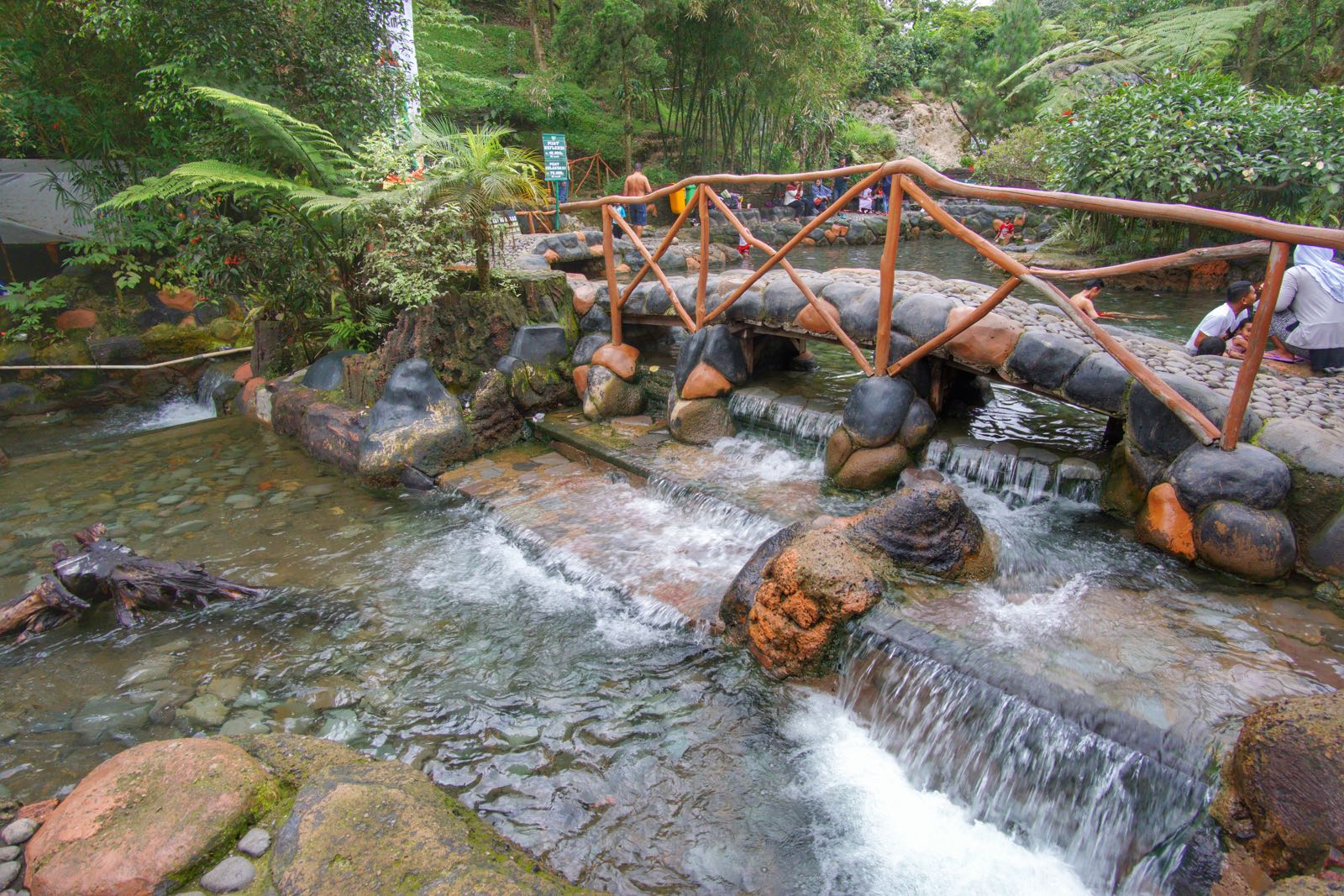 Detail Gambar Tempat Wisata Sari Ater Subang Nomer 8