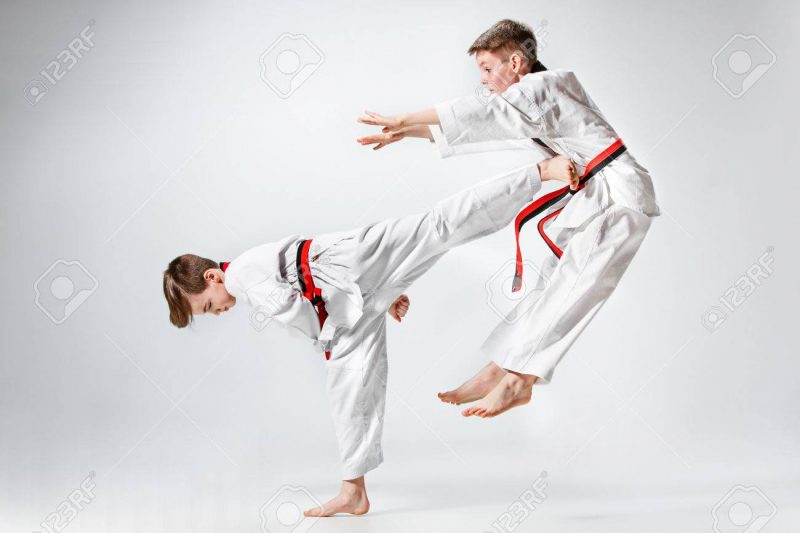 Detail Gambar Tendangan Karate Nomer 33