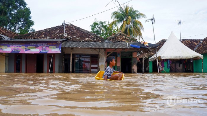Download Gambar Tentang Banjir Nomer 39